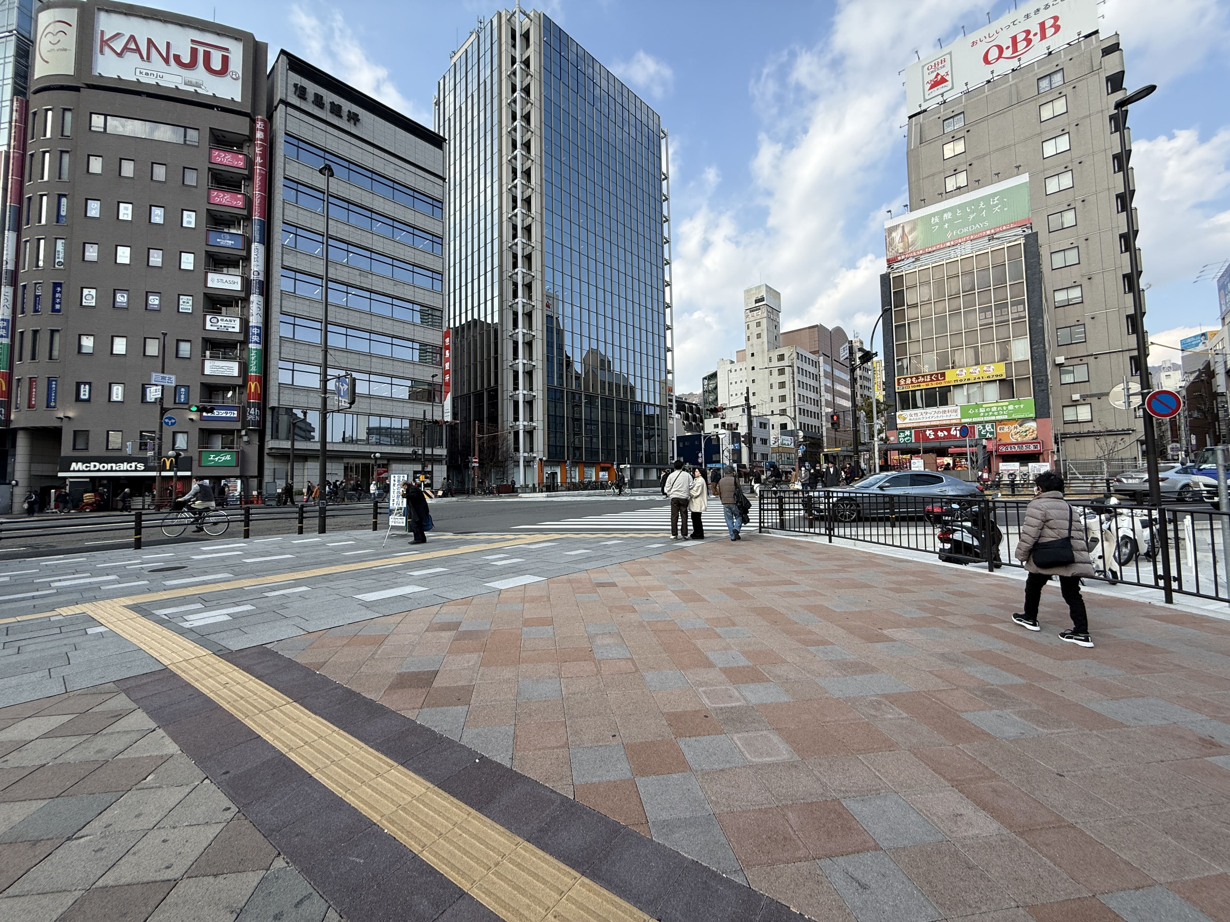 最寄駅から学校までのアクセス方法の画像