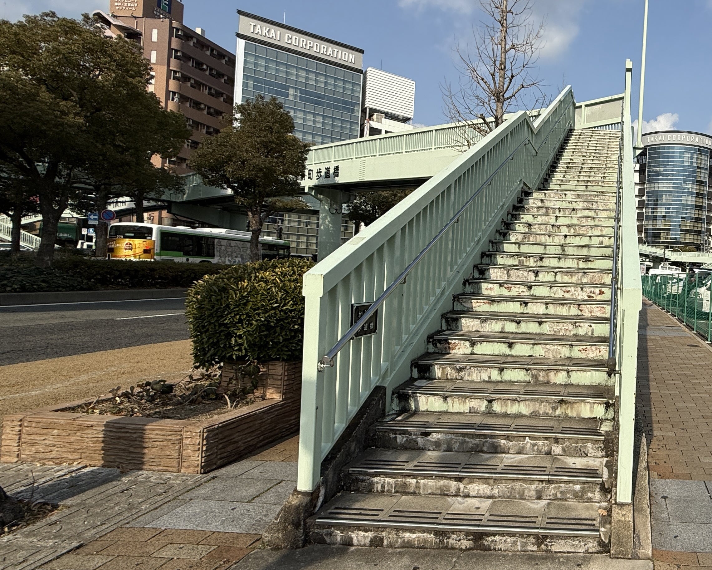 最寄駅から学校までのアクセス方法の画像