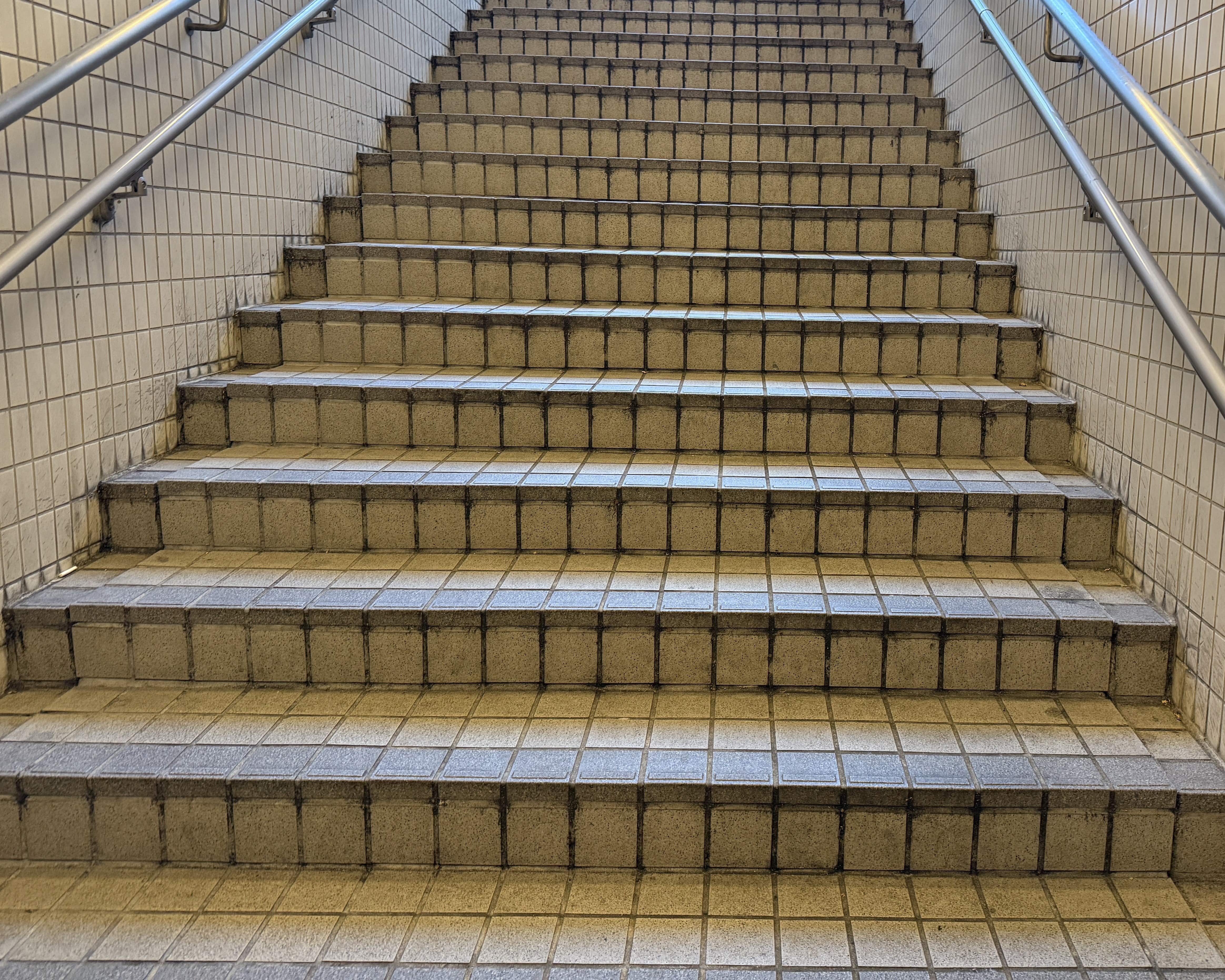 最寄駅から学校までのアクセス方法の画像